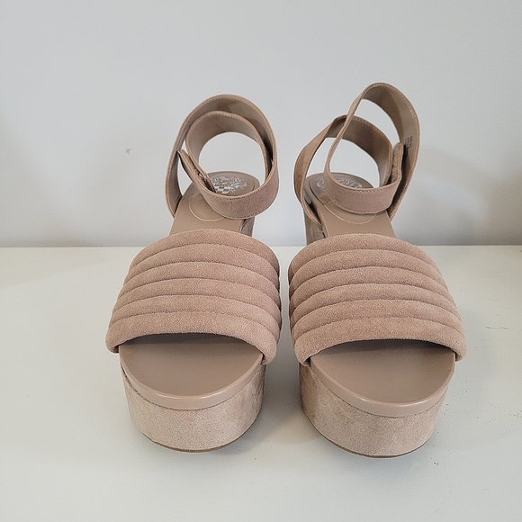 VINCE CAMUTO Varelnta Cream Suede Wedge Sandal - Picture 4 of 13